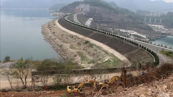 Thi công công trình mở rộng Nhà máy Thủy điện Hòa Bình với trách nhiệm cao nhất