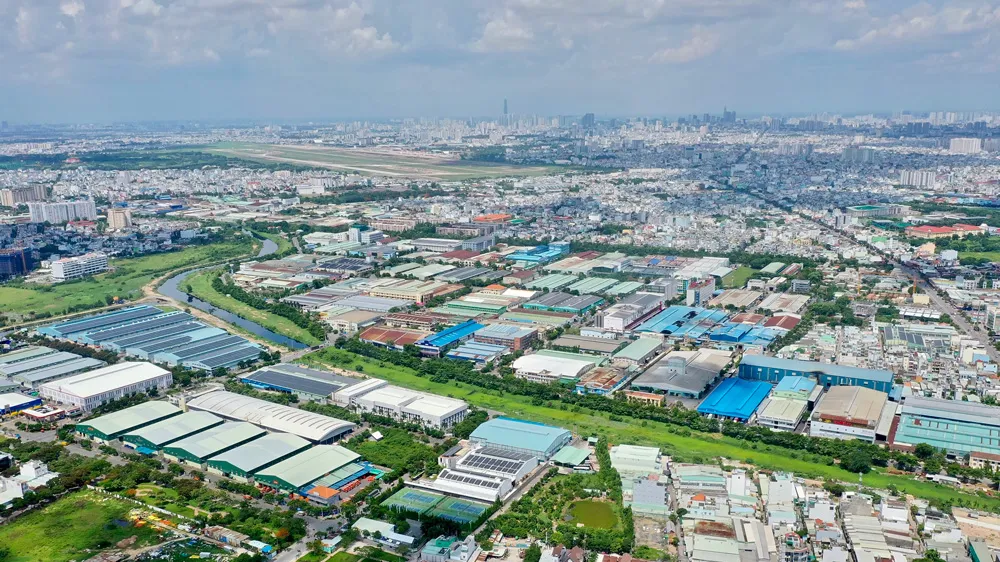 Khu công nghiệp Vĩnh Lộc sẽ cách KCN Phạm Văn Hai I và Phạm Văn Hai II khoảng 6km. Ảnh: HOÀNG HÙNG