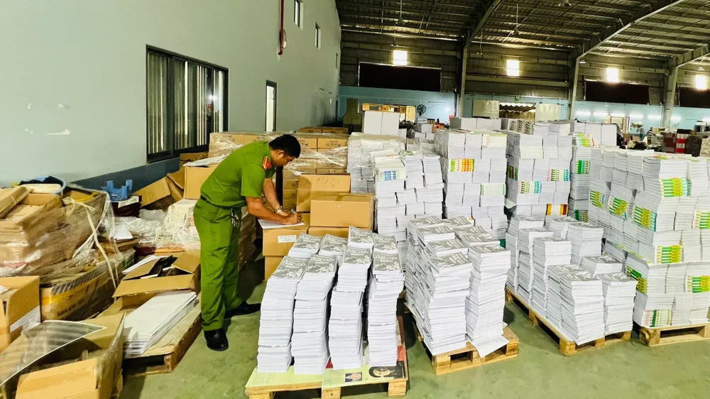 Lực lượng chức năng phát hiện nhiều cơ sở in ấn lậu ở TPHCM