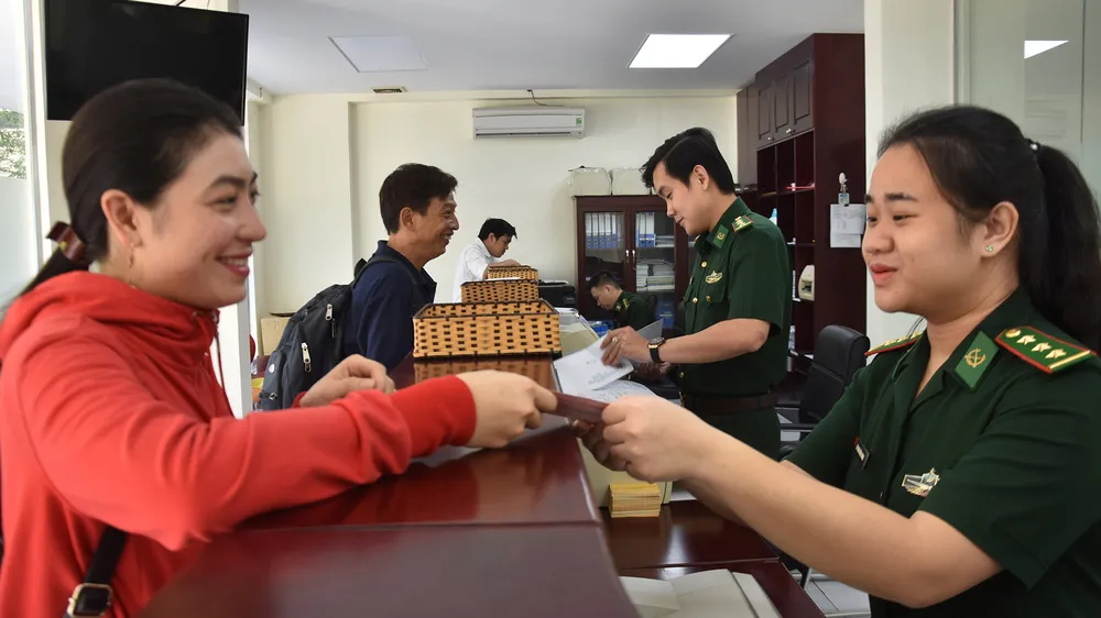 Những bông hoa thi đua quyết thắng