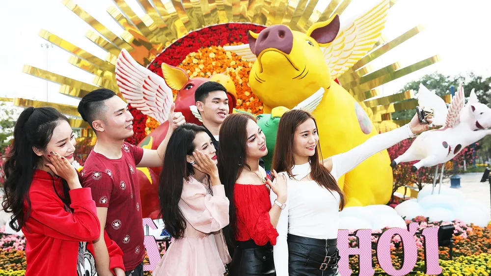 Phát cuồng với những góc check-in tại Lễ hội hoa xuân Sun World HaLong Complex