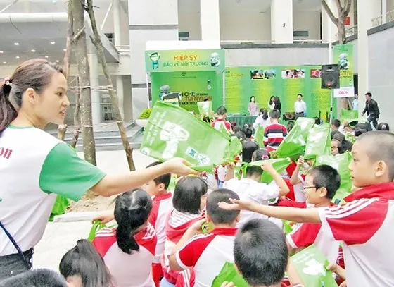 Phấn đấu giảm sử dụng túi ni lông khó phân hủy