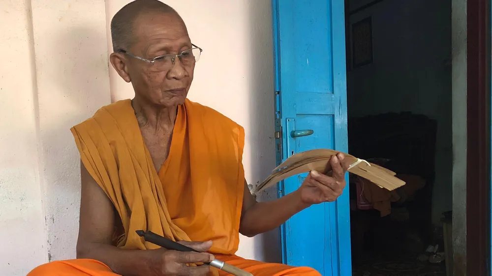 Đi tìm truyền nhân viết kinh Phật trên lá buông