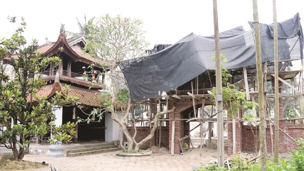 Cổng chùa Bối Khê (Hà Nội) bị dỡ đi xây mới mà ban quản lý di tích địa phương vẫn ngó lơ