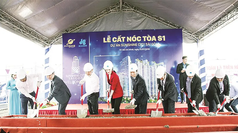 Tòa tháp S1 dự án SunShine City Sài Gòn do Công ty CP Tập đoàn Xây dựng Hòa Bình thi công vượt tiến