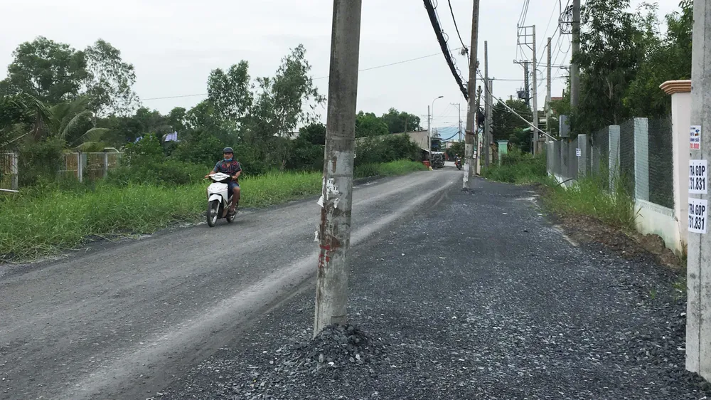 Di dời các trụ điện 