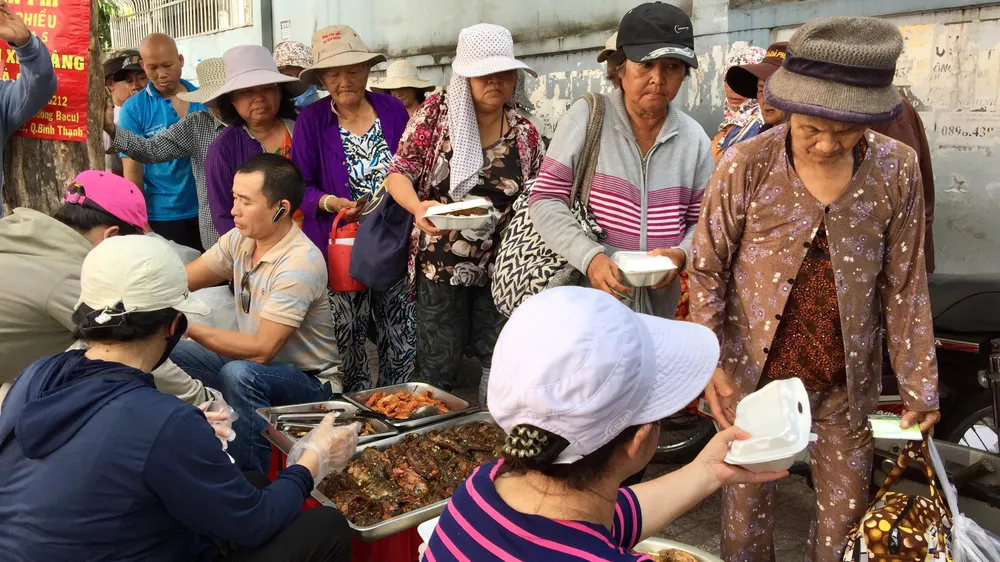 6 năm lo cơm cho bệnh nhân nghèo