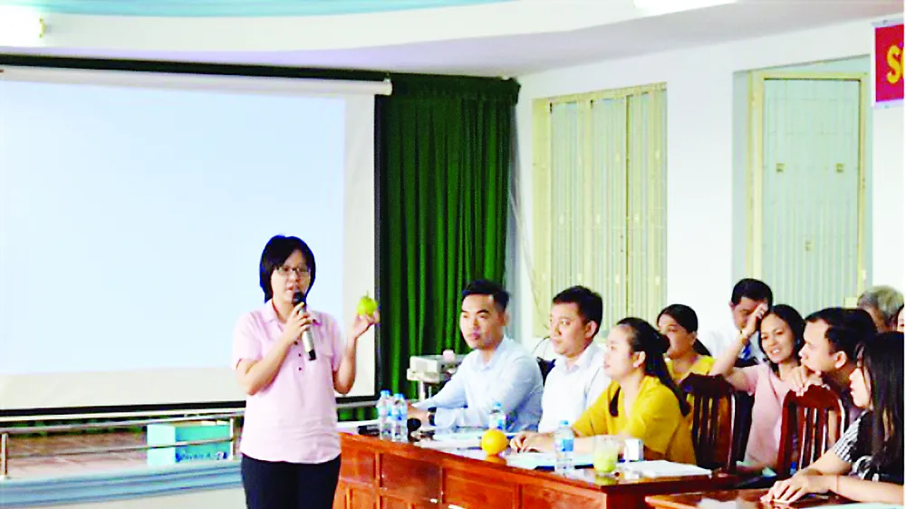 Tổ chức lớp “Nghệ thuật thuyết trình - Nâng cao tinh thần trách nhiệm trong công việc” cho CB-CNV
