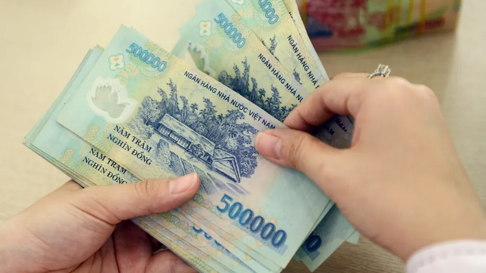 Muốn có việc làm, tốn ngay trăm triệu?