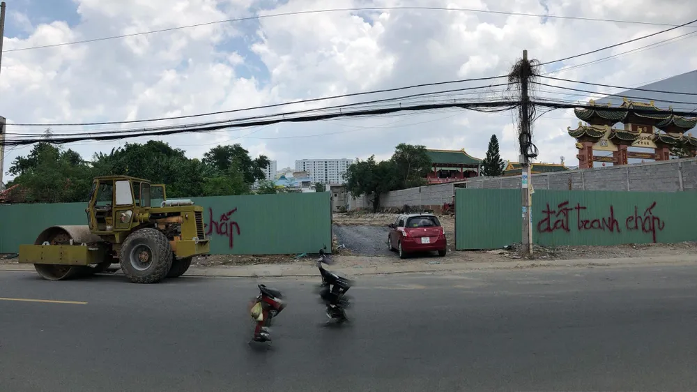 Một thửa đất 2 “sổ đỏ”: Vậy ai là chủ?