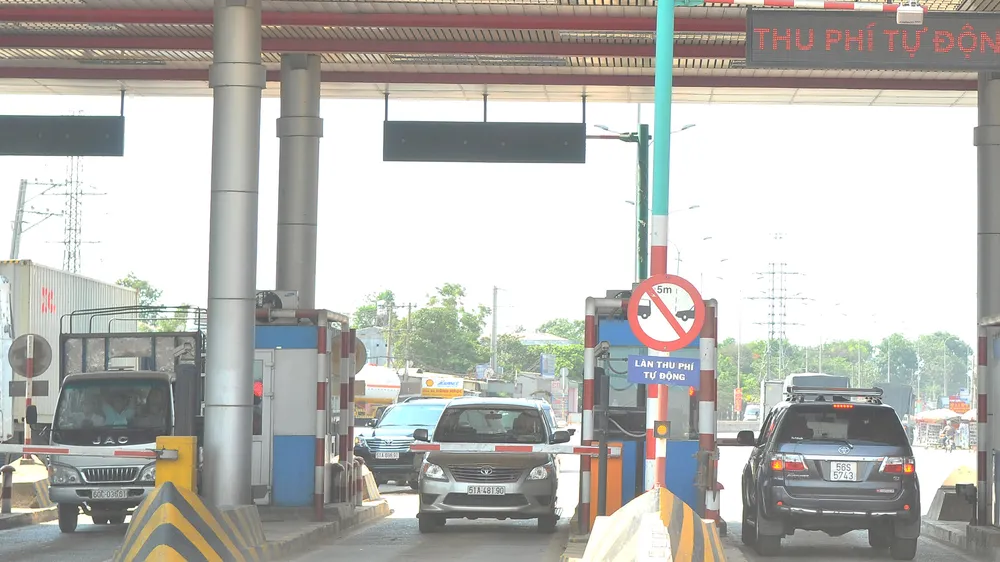Triển khai thu phí không dừng: Đừng tạo thêm barie