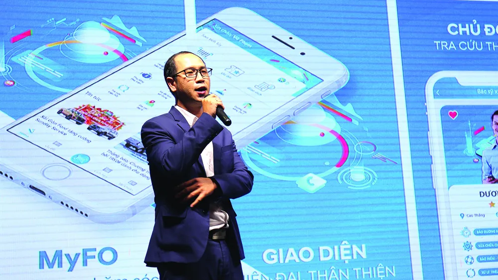 Ông Phạm Trương Hoàng Vũ - Giám đốc Nghiên cứu & Phát triển Sài Gòn Ford, trong buổi giới thiệu tính năng mới, hiện đại của MyFo 