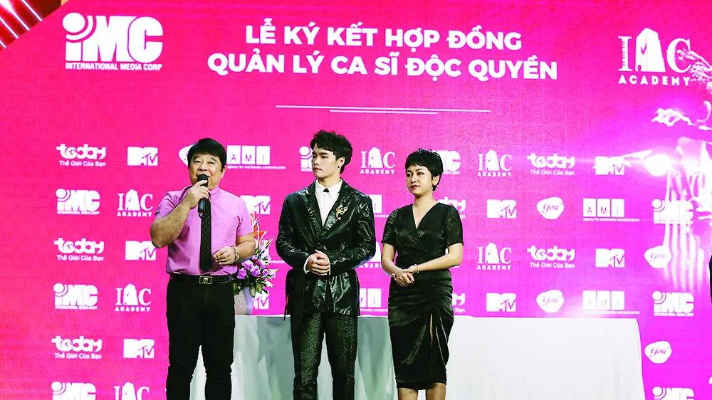 Lễ ký kết hợp đồng quản lý ca sĩ độc quyền của IMC cùng 2 nghệ sĩ tài năng - Thiên Vũ và Đạt Ozy