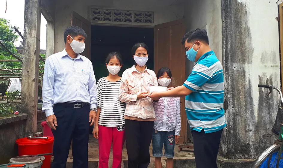 381,2 triệu đồng giúp bệnh nhân nghèo