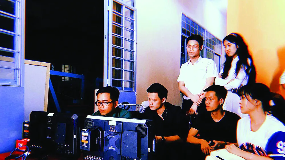 Nghề “Phù thủy” MV