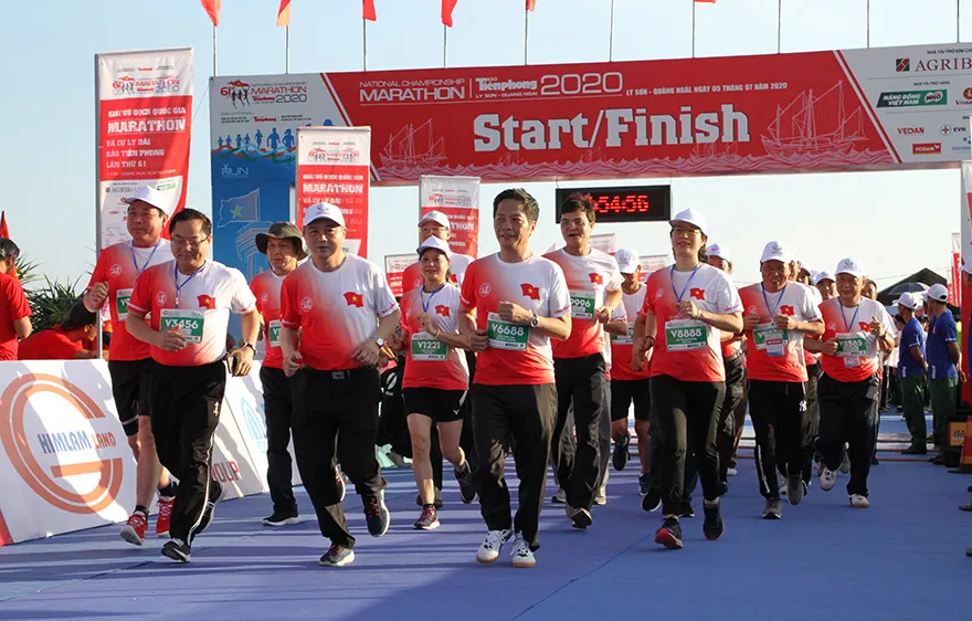Các vận động viên tham gia giải Vô địch Quốc gia Marathon và cự ly dài báo Tiền phong (Tiền phong Marathon) 2020