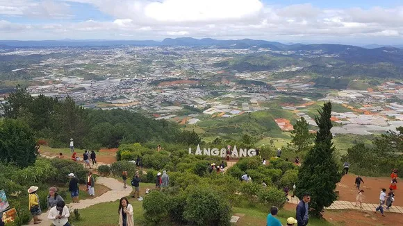 Lên đỉnh Langbiang