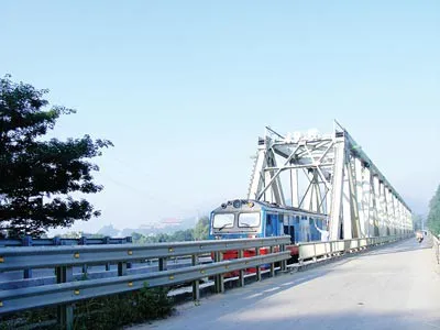 Biểu tượng Cầu Hàm Rồng
