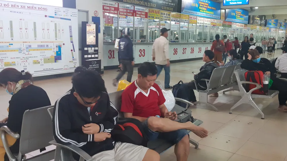 Thờ ơ việc đeo khẩu trang nơi công cộng