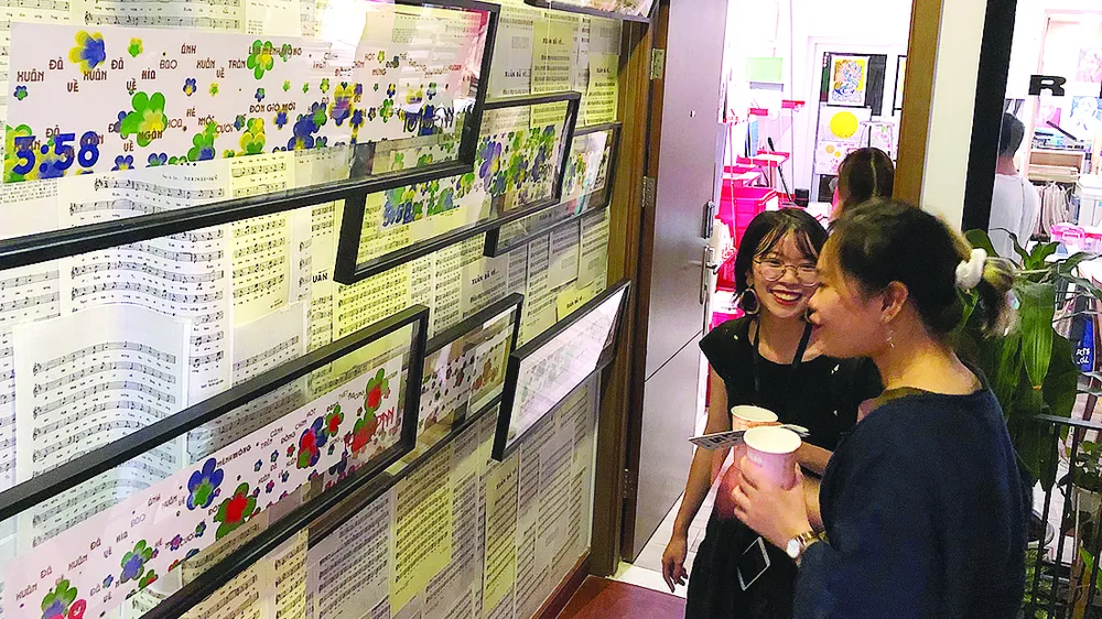 Chữ là chi...