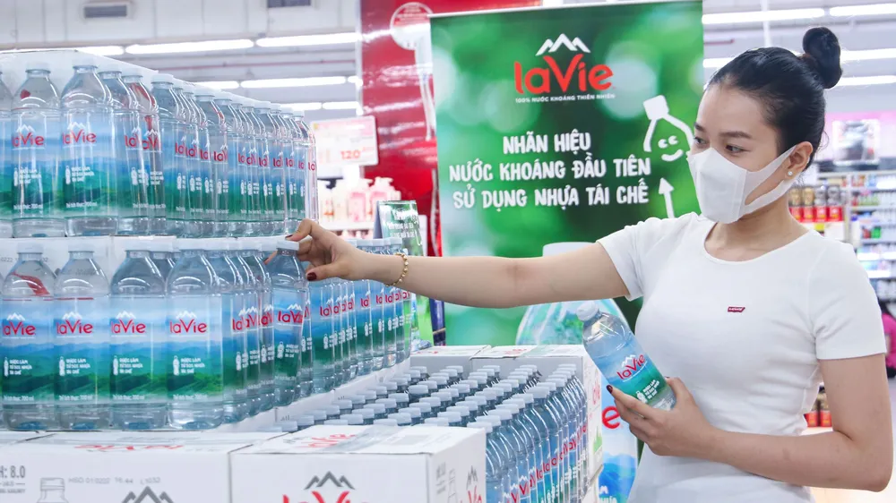 Chai nhựa tái chế: Bước đi mới trong xu hướng tiêu dùng xanh 