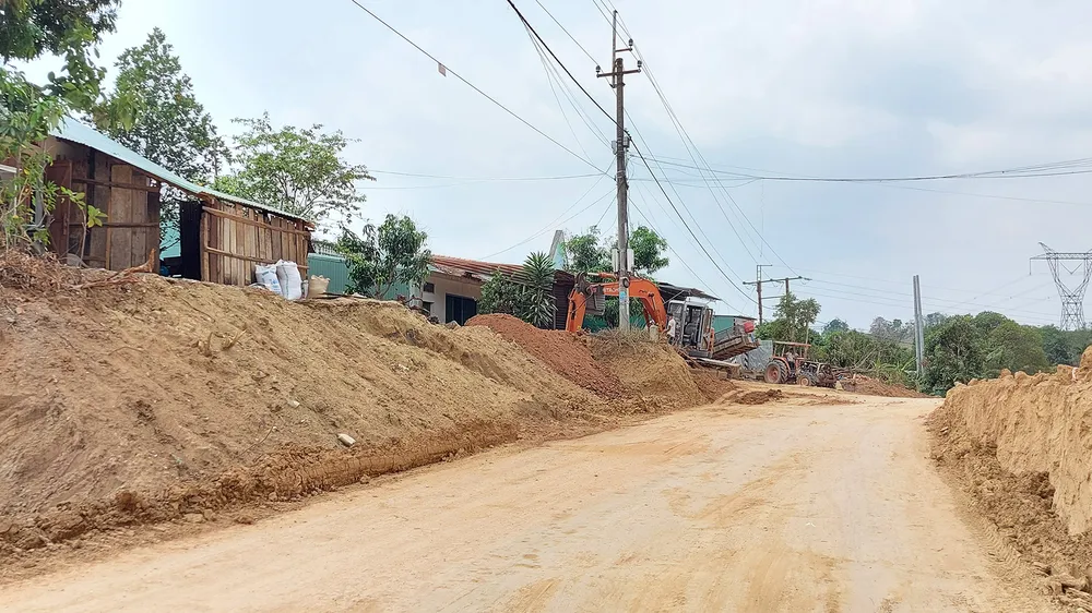 Cải tạo quốc lộ 24 ảnh hưởng sinh hoạt người dân