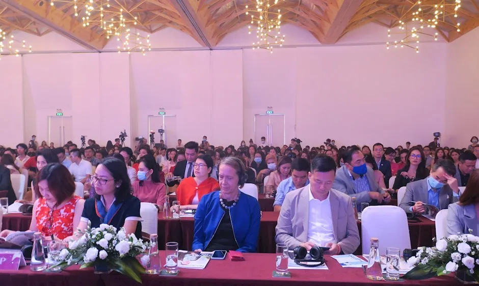 Các đại biểu tham dự diễn đàn