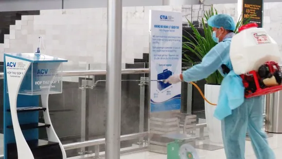 Không phun khử khuẩn lên nhân viên y tế và người bệnh