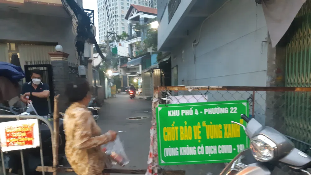 Rào chắn cản trở đi lại, sinh hoạt của người dân
