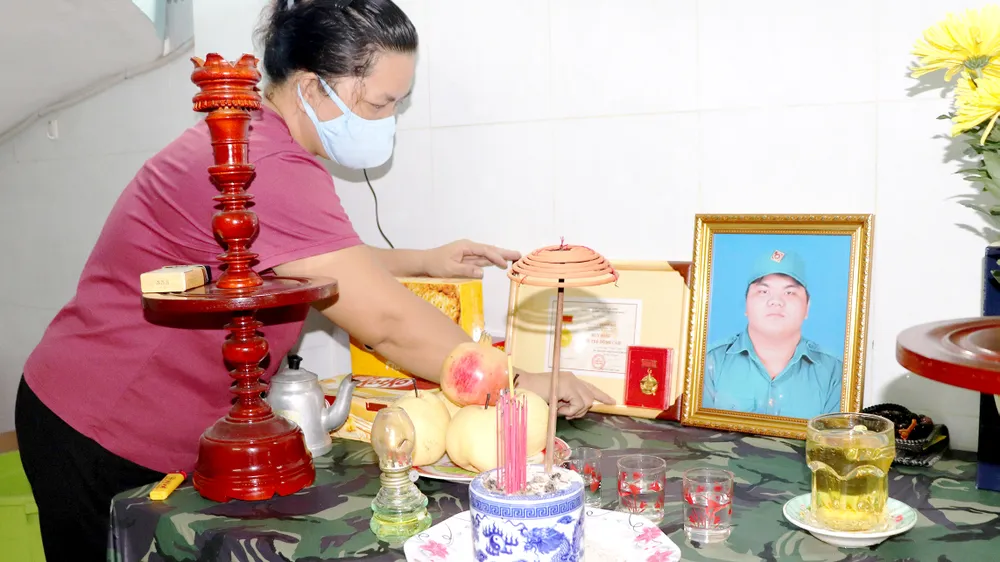 Thưa ba mẹ, con đi!