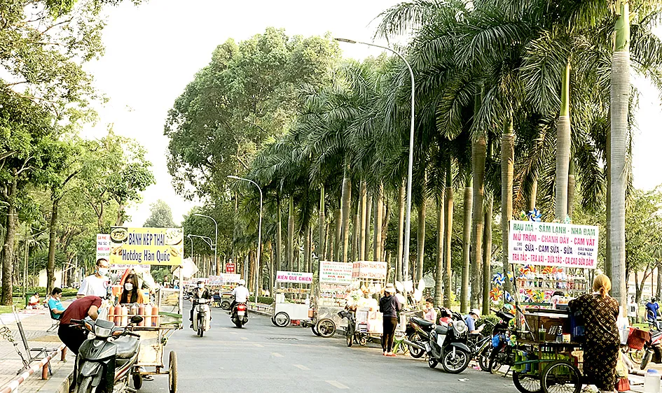 Tái diễn tình trạng lấn chiếm vỉa hè, không gian công cộng