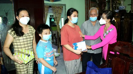 Nhiều chương trình hỗ trợ học sinh khó khăn 