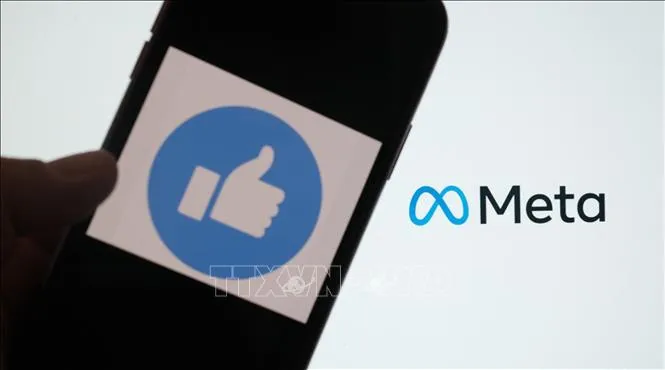 Biểu tượng Facebook và Meta. Ảnh: AFP/TTXVN