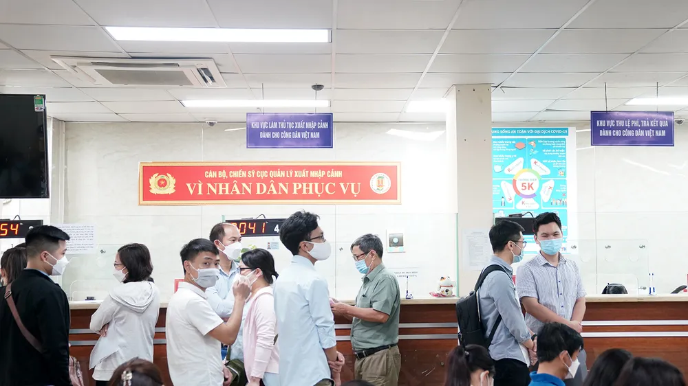 Hộ chiếu gắn chip bảo mật cao, nhiều tiện ích