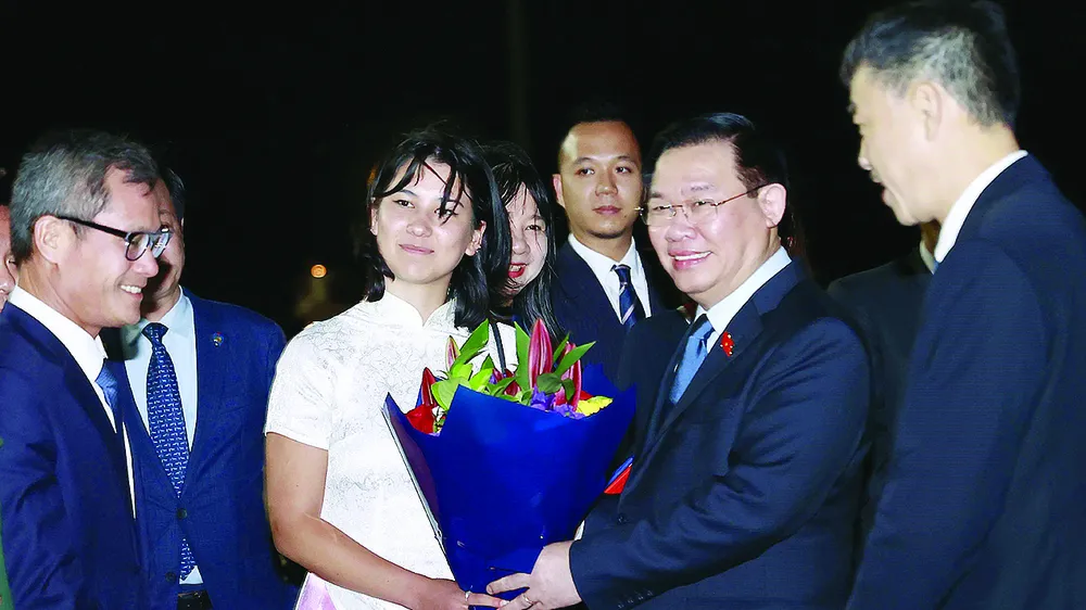 Lễ đón Chủ tịch Quốc hội Vương Đình Huệ tại sân bay quân sự Fairbairn, thủ đô Canberra. Ảnh: TTXVN