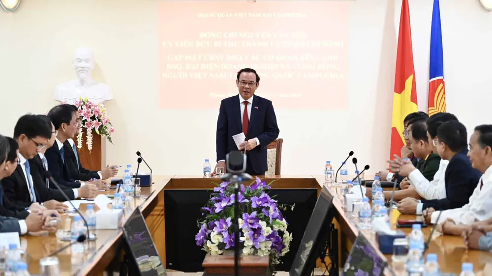 Bí thư Thành ủy TPHCM Nguyễn Văn Nên: Hỗ trợ, chăm lo cộng đồng người Việt Nam tại Campuchia bằng lương tâm, trách nhiệm