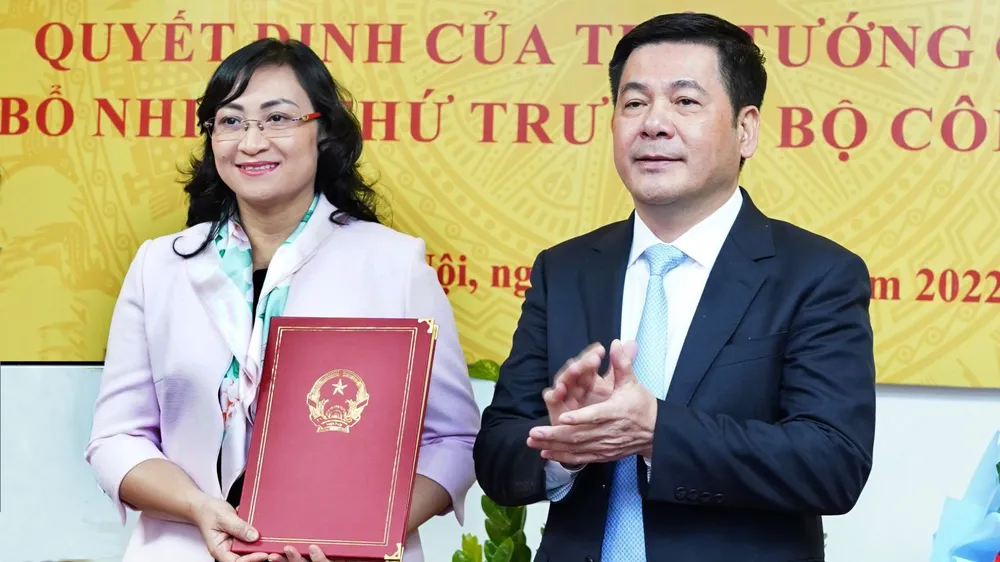 Đồng chí Phan Thị Thắng nhận chức Thứ trưởng Bộ Công thương