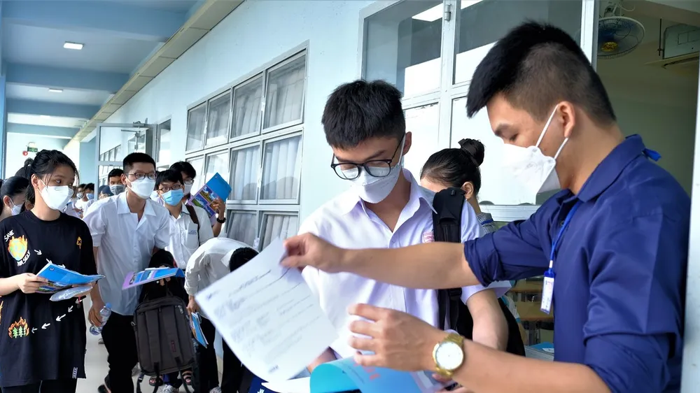 Quản lý chặt các kỳ thi riêng