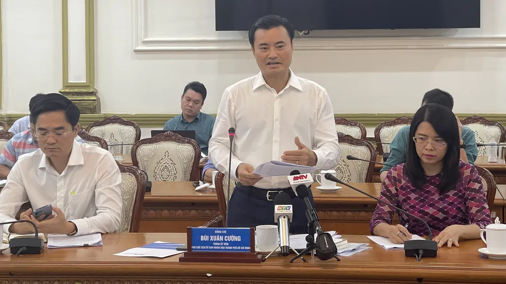 Phó Chủ tịch UBND TPHCM Bùi Xuân Cường phát biểu tại buổi làm việc