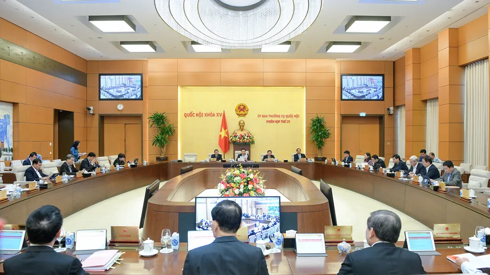 Ủy ban Tài chính - Ngân sách: Nhiều ý kiến tán thành duy trì Quỹ Bình ổn giá xăng dầu để điều tiết thị trường