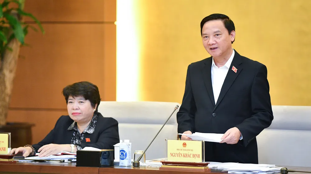 Quang cảnh phiên họp đoàn giám sát 