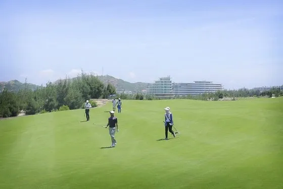 Chủ sân golf Đồi Cù choáng với đơn giá thuê đất tăng 1.207%