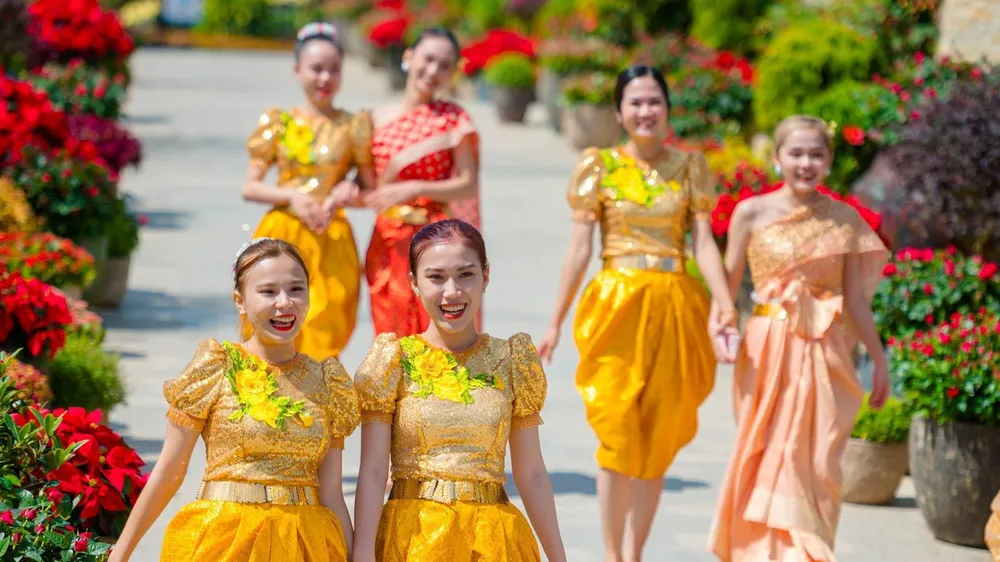 Tưng bừng không khí lễ hội trên núi Bà Đen (Tây Ninh) trong tháng 4