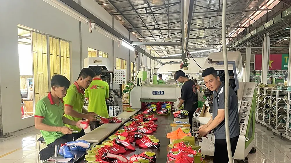 Đông Nam bộ: Nhiều doanh nghiệp thiếu đơn hàng, công nhân giãn việc