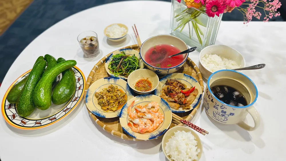 Chốn về đợi bước thiên di