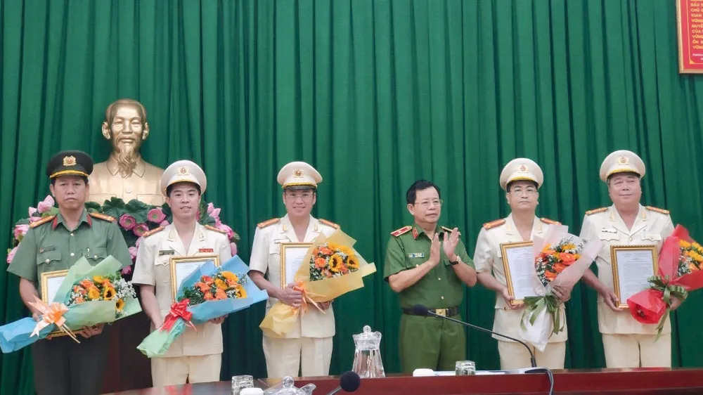 Điều động, bổ nhiệm lãnh đạo các đơn vị Công an TPHCM. Ảnh: TRUNG DŨNG 