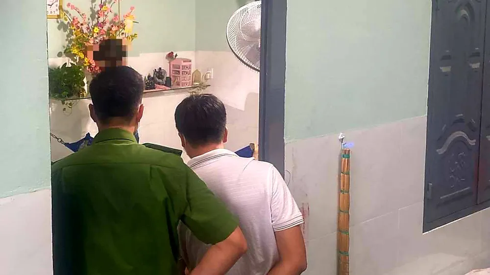 Liên quan vụ đôi nam nữ chết trong phòng trọ ở Bình Dương: Nạn nhân bị đánh chết bằng gậy bida