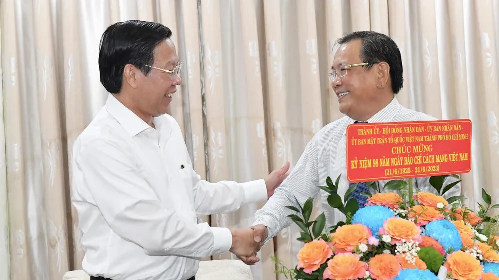 Chủ tịch UBND TPHCM Phan Văn Mãi thăm cơ quan báo chí, truyền hình
