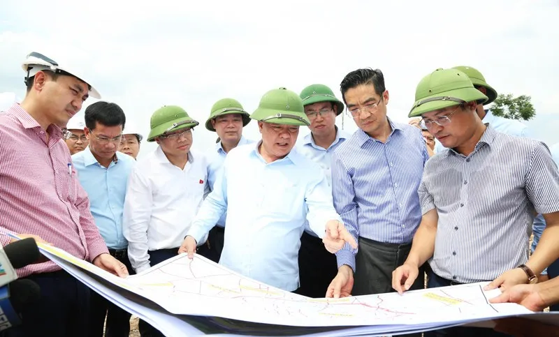 Khơi thông điểm nghẽn giao thông thủ đô