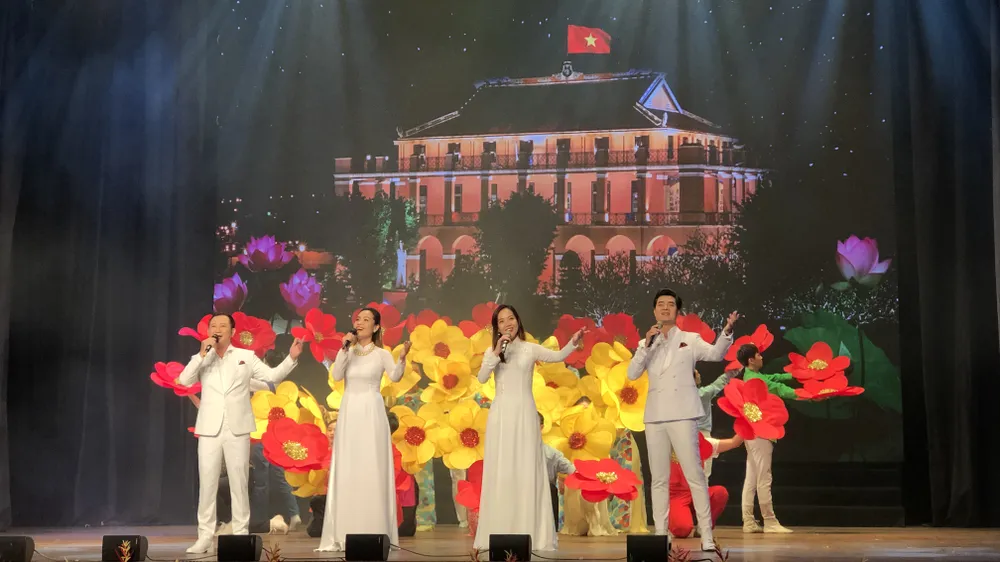 Thành phố Hồ Chí Minh - 50 năm tự hào bản anh hùng ca